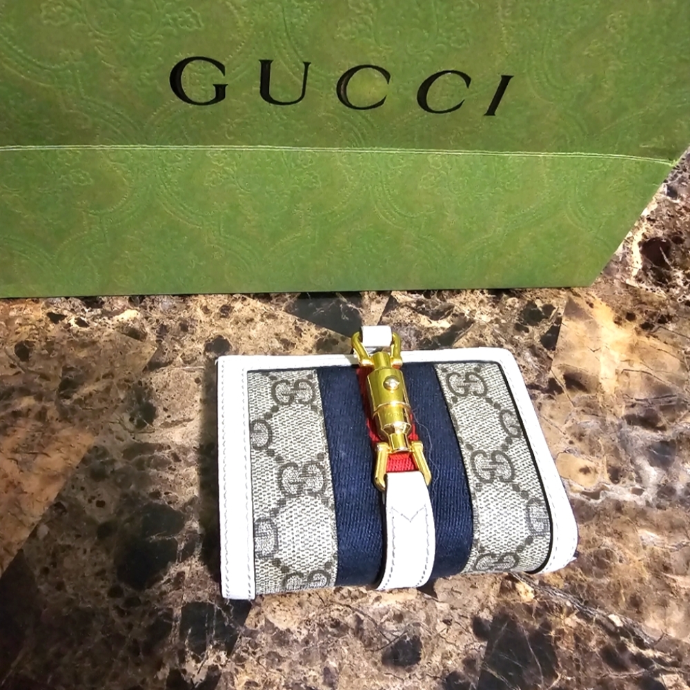 (SOLD) Gucci Wallet Authentic